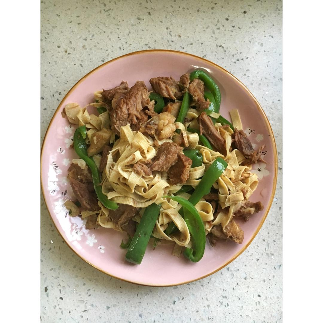 青椒豆皮炒肉丝