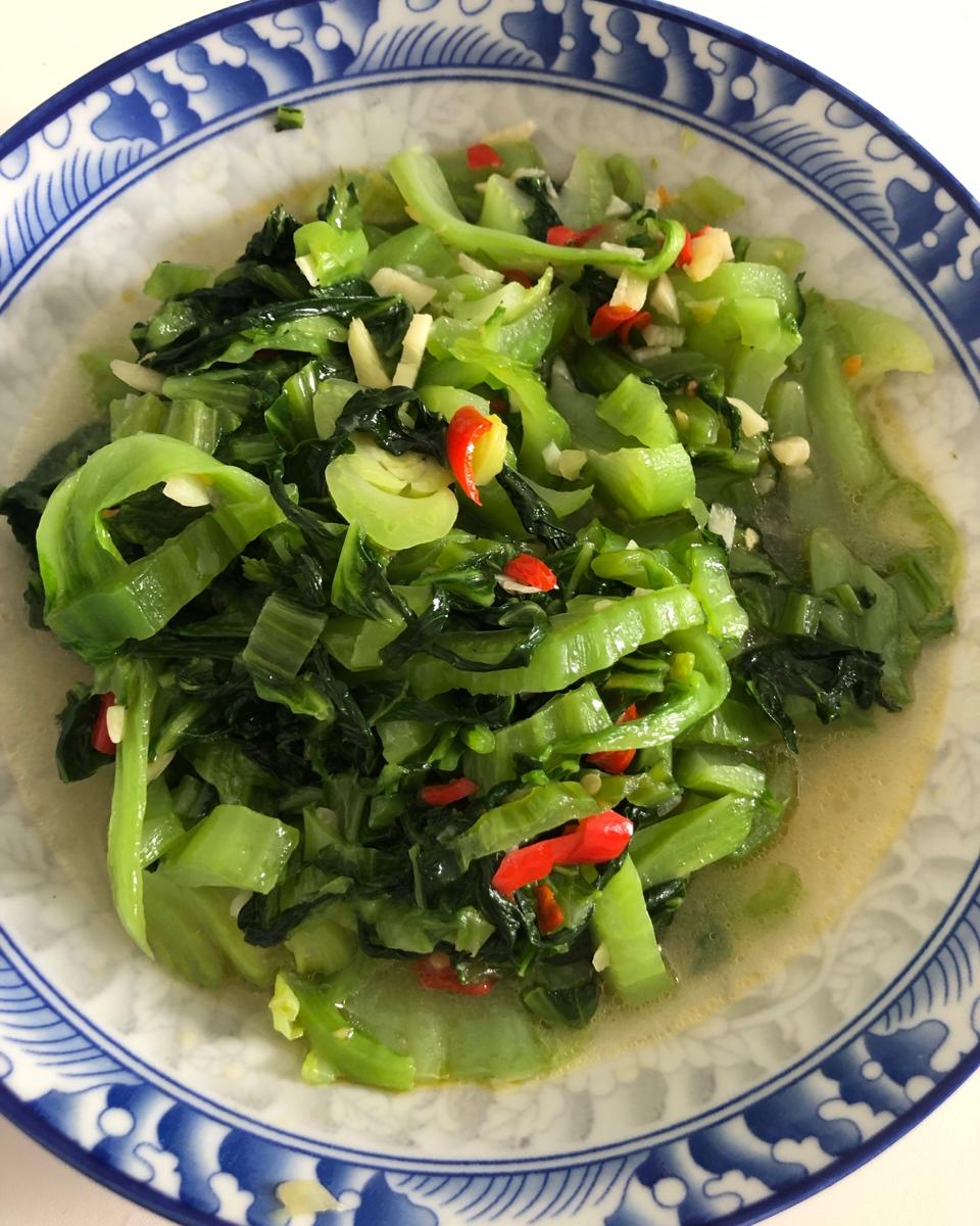 芥菜这样炒~不但不苦不涩~而且非常鲜甜美味~连小孩都喜欢吃