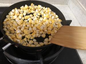 炒玉米粒 0失败辅食的做法 步骤3