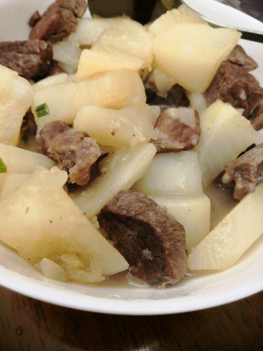 牛肉炖萝卜
