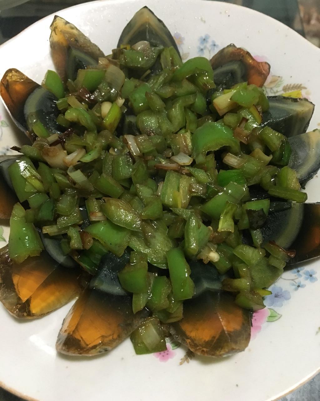 尖椒拌皮蛋