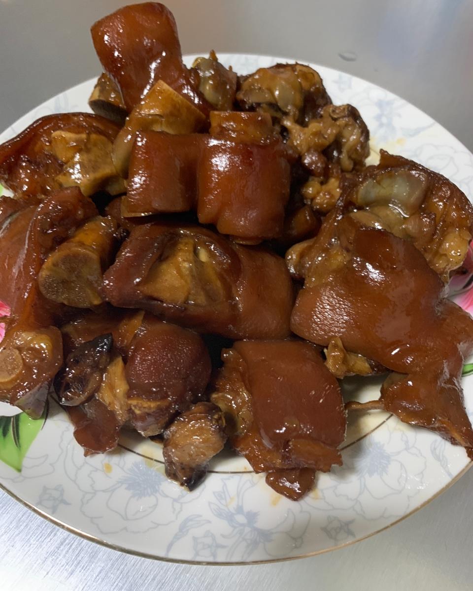美味的家常菜：红烧猪蹄