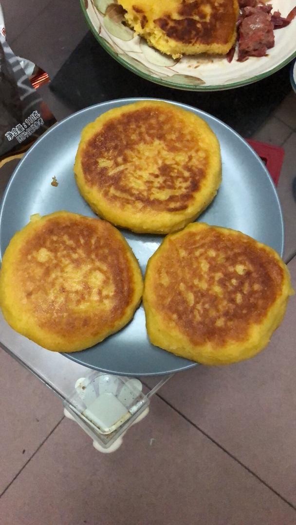 玉米面发面饼                       （口感细腻）