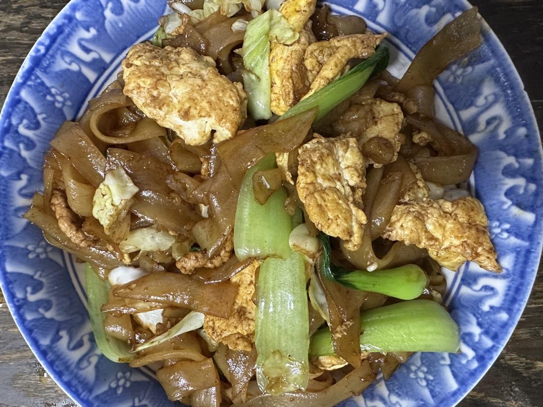 路边摊的炒河粉