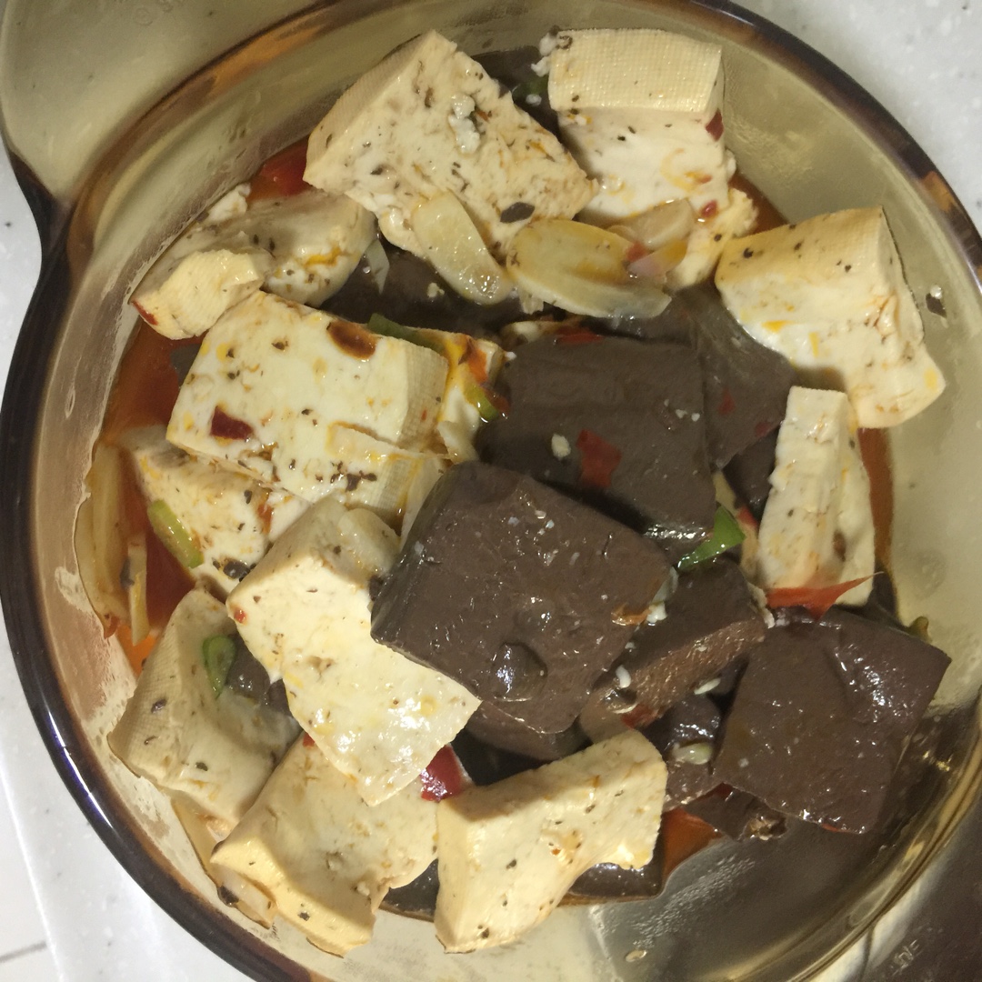 鸭血豆腐煲