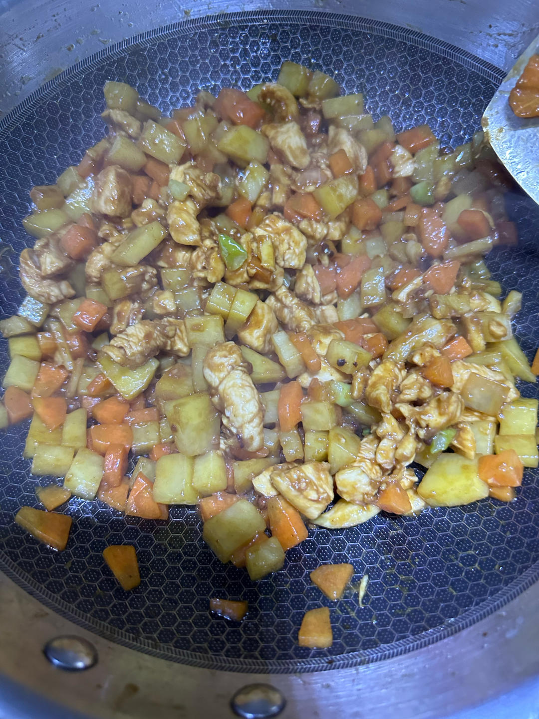土豆胡萝卜炒鸡丁