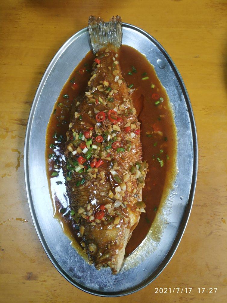 红烧鲈鱼
