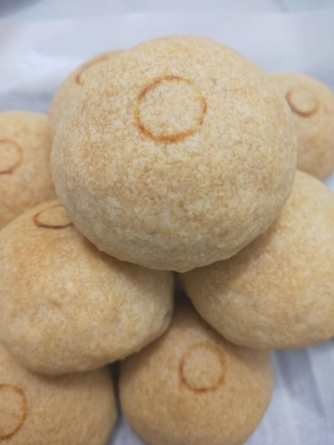 自来红月饼