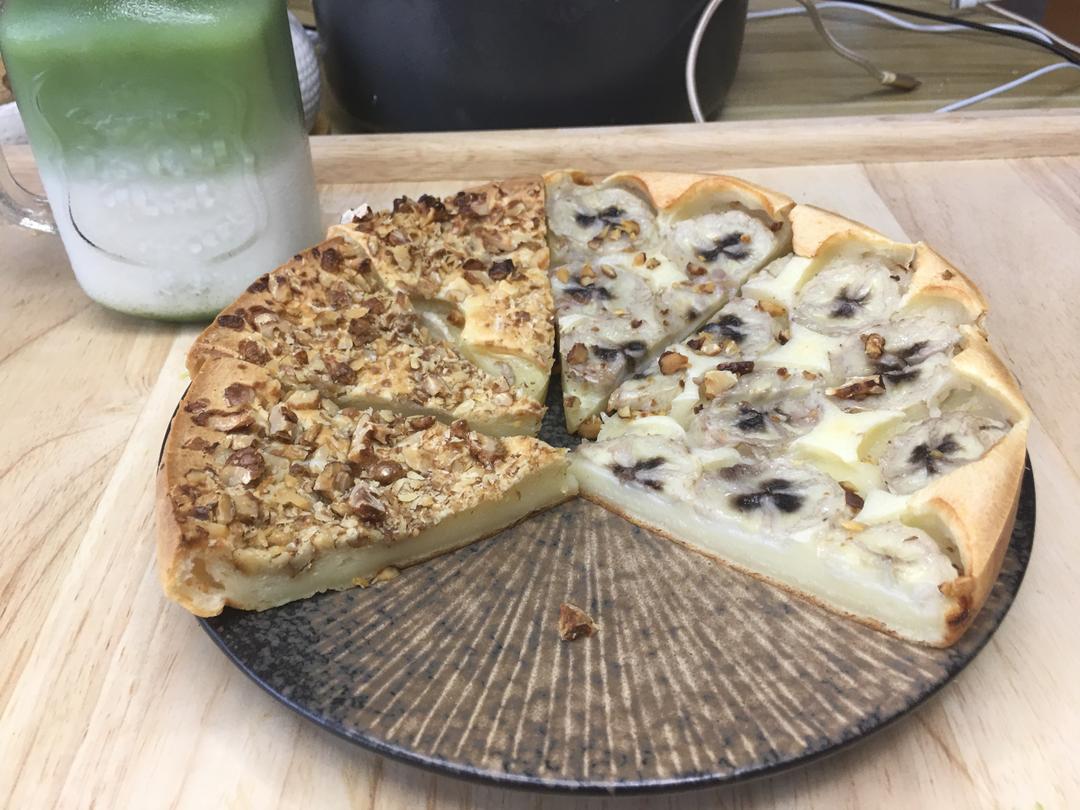 两分钟学一道美食，烤年糕披萨，焦脆外壳，软糯内心、丰富馅料，好吃到爆。的做法