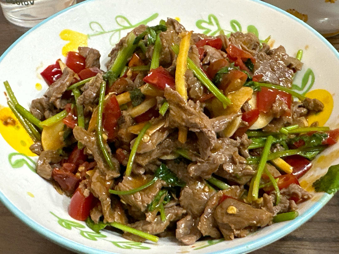 🥙香辣鲜嫩的泡椒牛肉，真的太好吃了，晚上多干了两碗饭🍚🍚，酸酸辣辣开胃的下饭菜