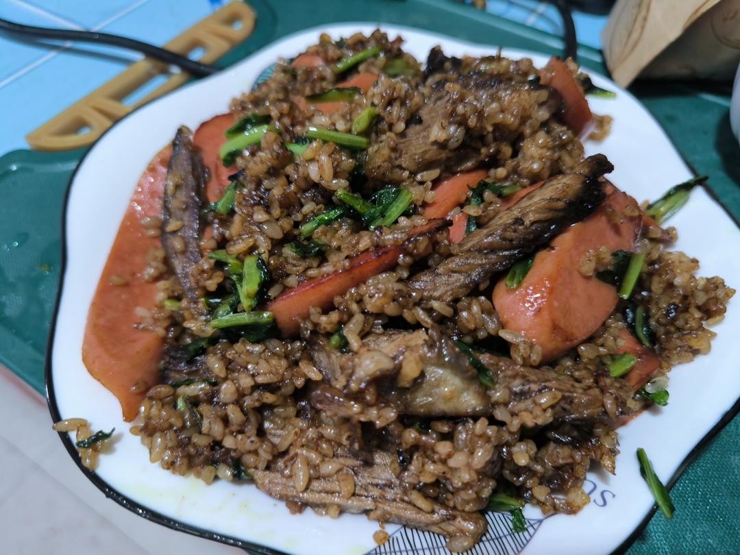 超级好吃的酱油火腿蛋炒饭！