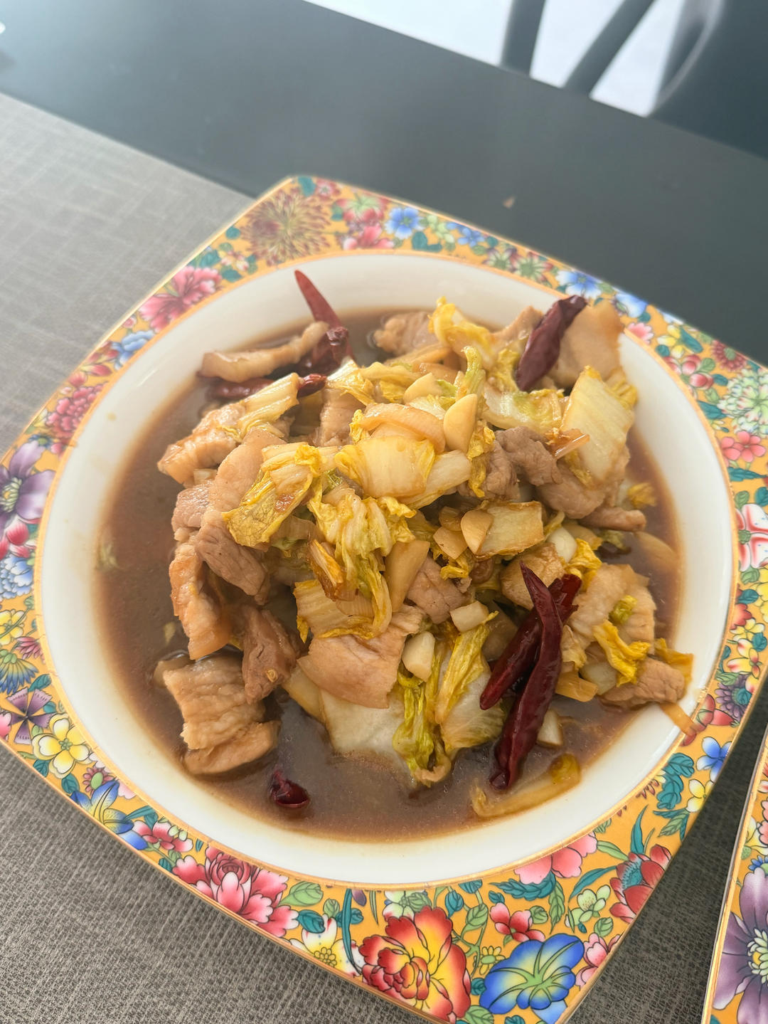 很香的白菜炖五花肉