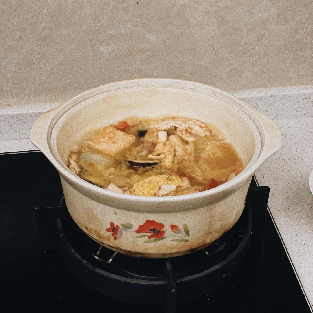 鲜菇豆腐煲
