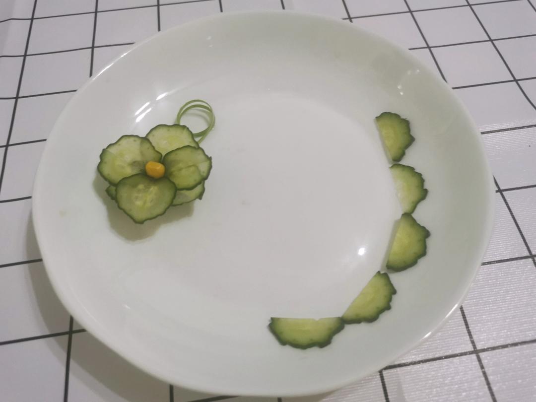 黄瓜花摆盘