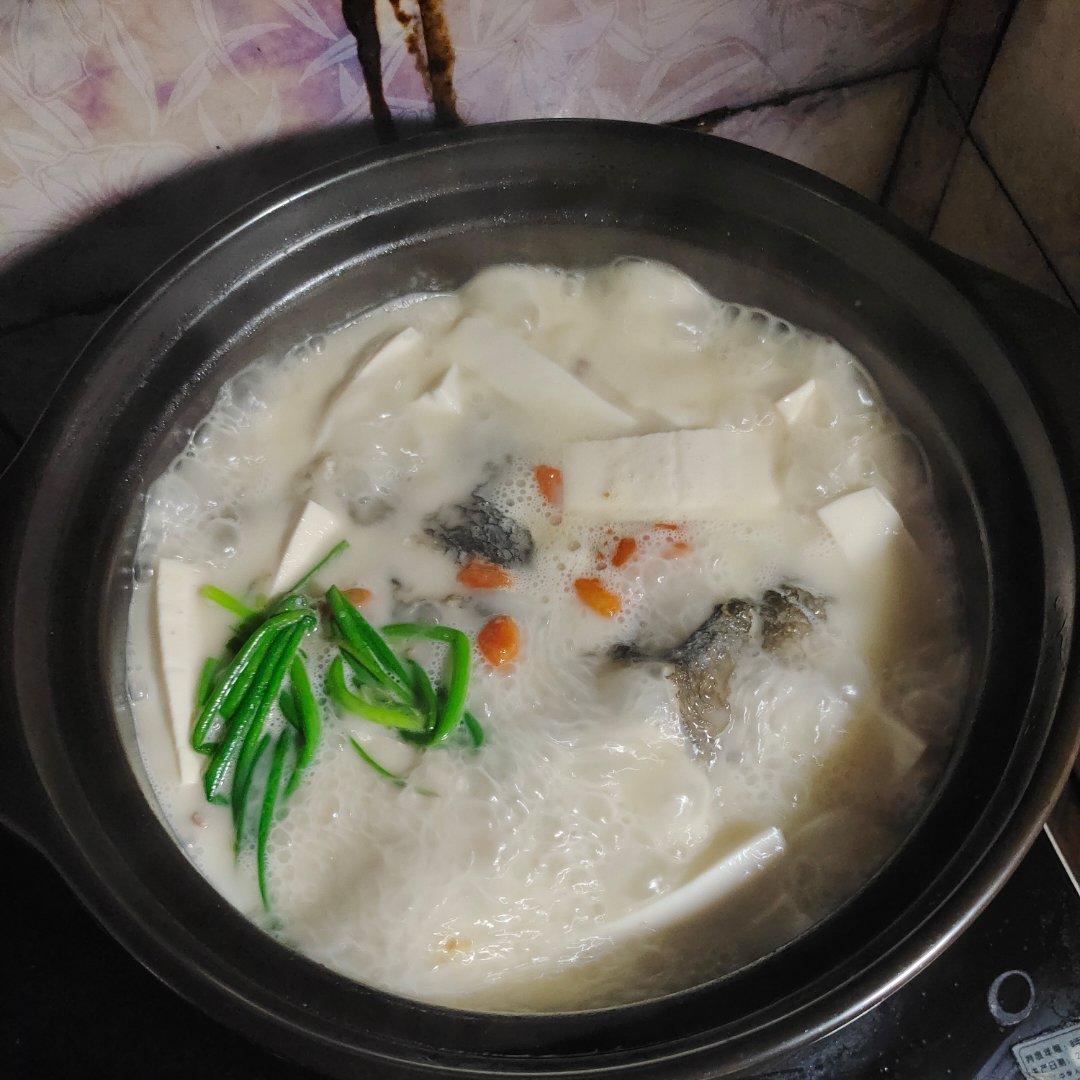 鱼头豆腐汤