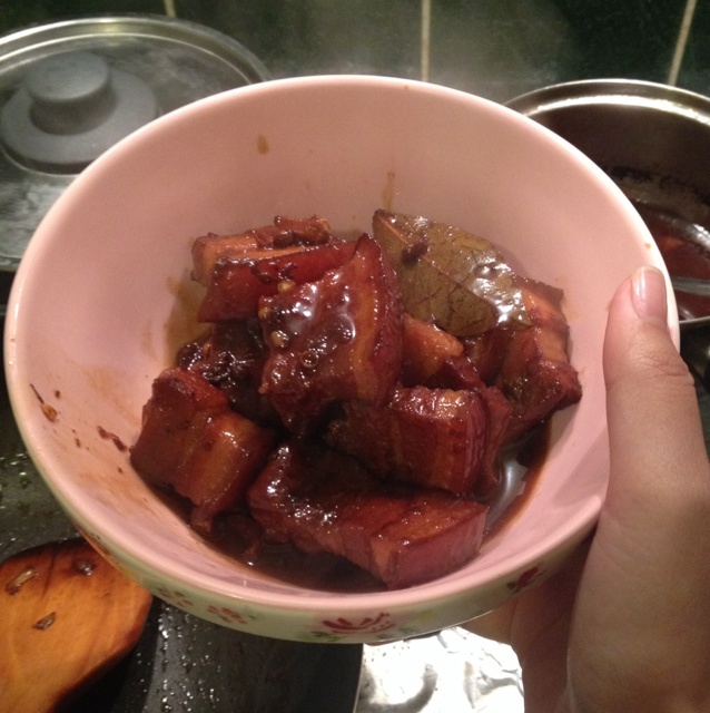 吃着碗里望着锅里的红烧肉