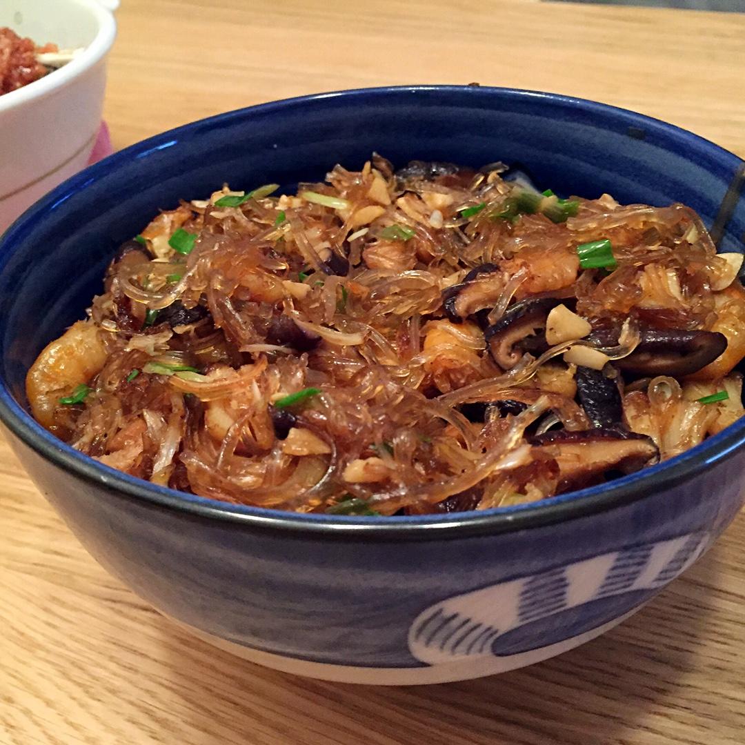 卷心菜炒粉丝 Glass noodles with Cabbage