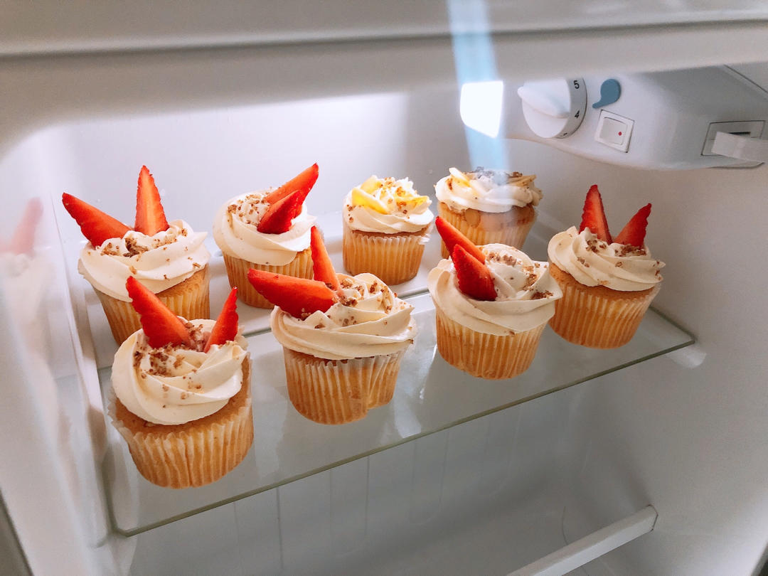 《Tinrry+》超经典的日式草莓奶油蛋糕 2.0版本（6寸配方）