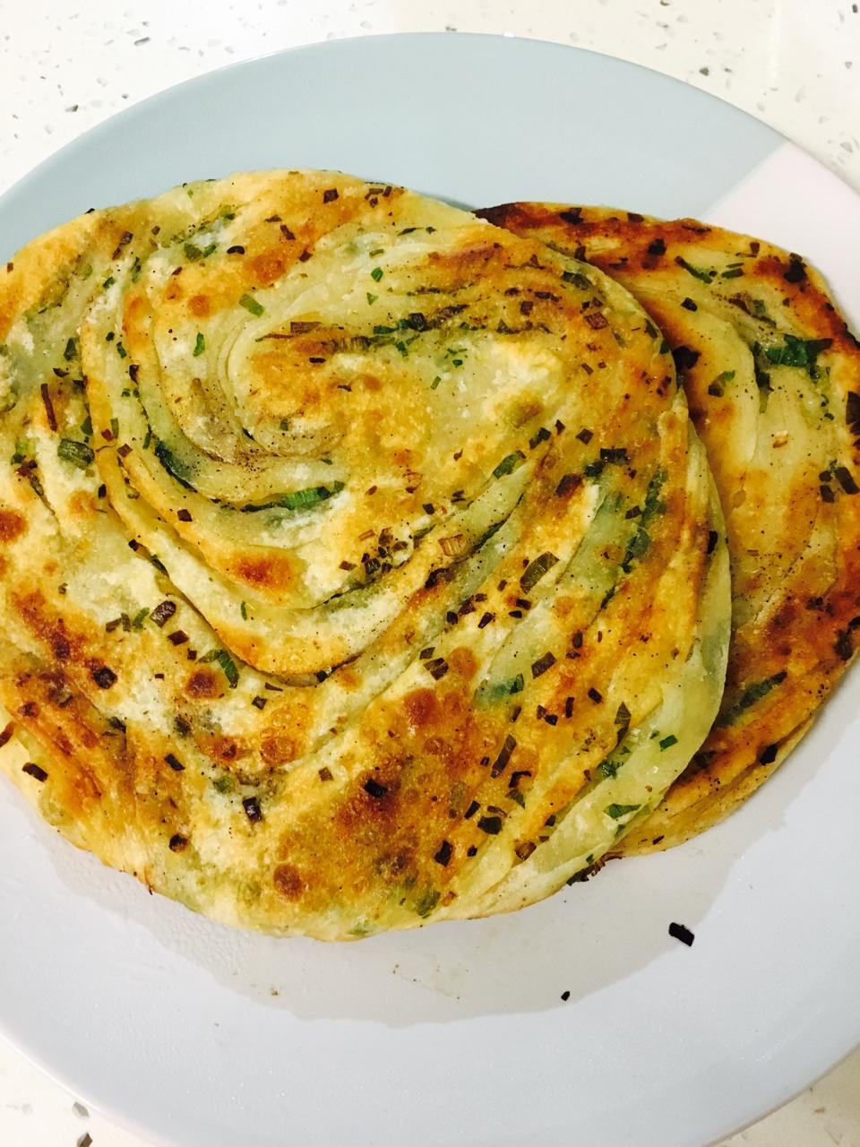 眈眈kimberley做的葱花油饼 spring onion pancake