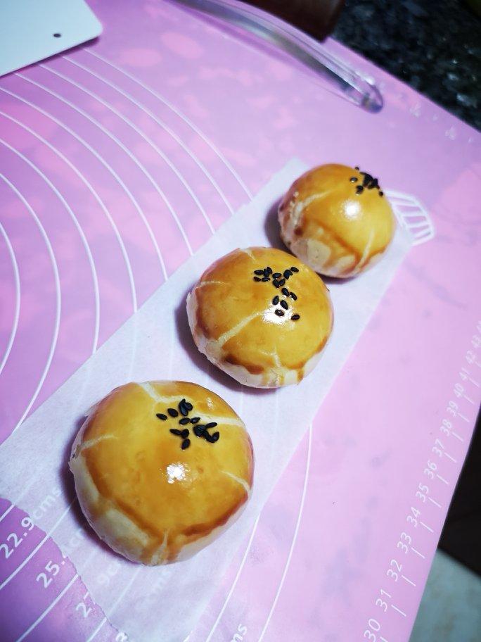 不开裂的豆沙麻薯蛋黄酥