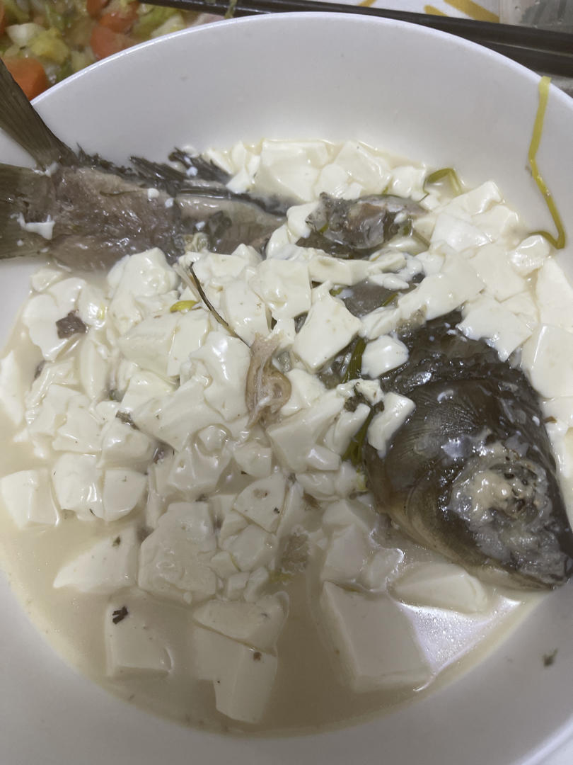 鲫鱼豆腐汤