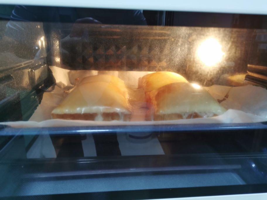 零失败快手岩烧乳酪(熔岩吐司)十分钟网红早餐，好吃哭