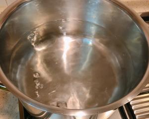 海鲜锅烧意面的做法 步骤2