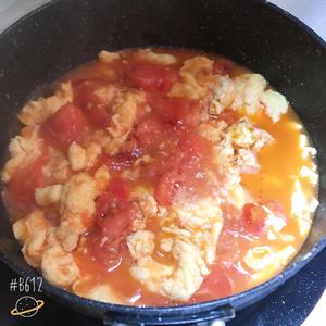 多汤汁番茄炒蛋盖浇饭的做法 步骤7
