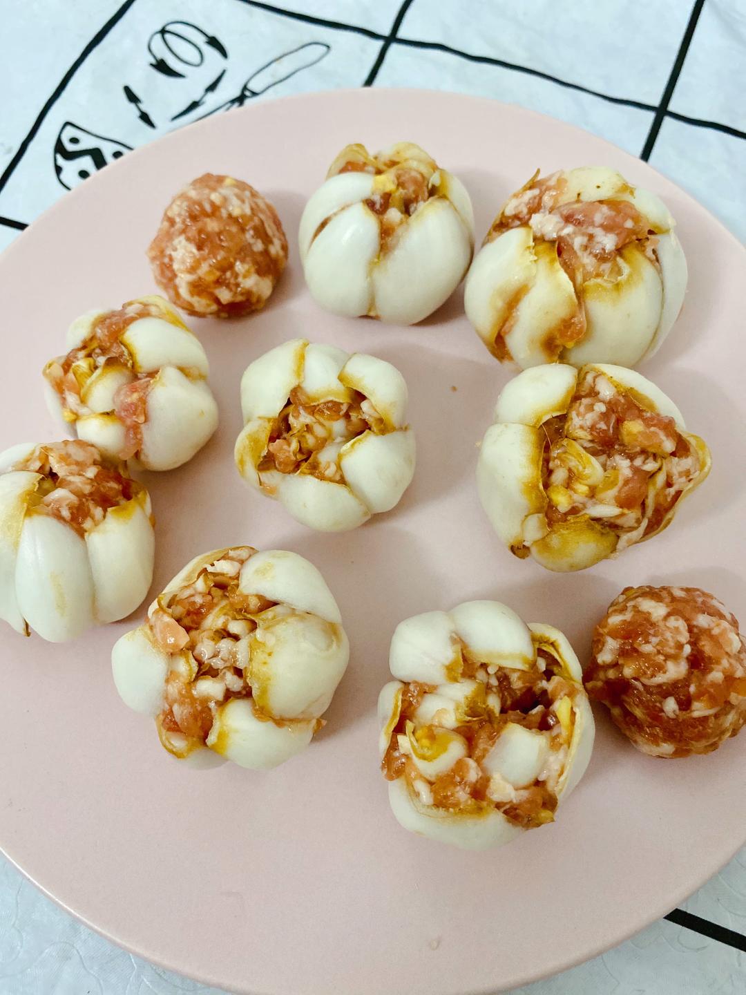 好看又好吃的百合肉丸