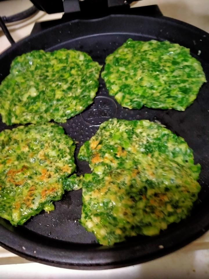鸡蛋青菜饼