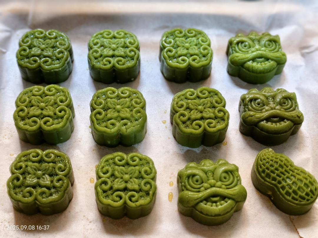 今年爆火的开心果脆皮月饼｜开心果霸霸月饼