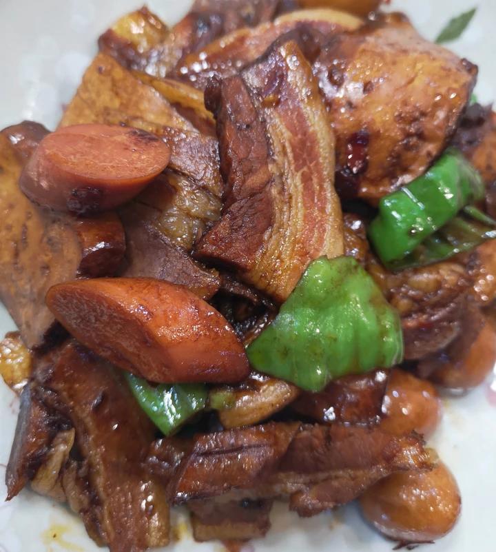 五花肉炒香干