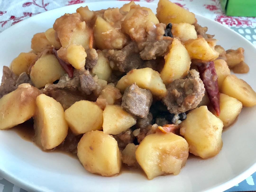 红烧牛肉土豆 （独家秘制）