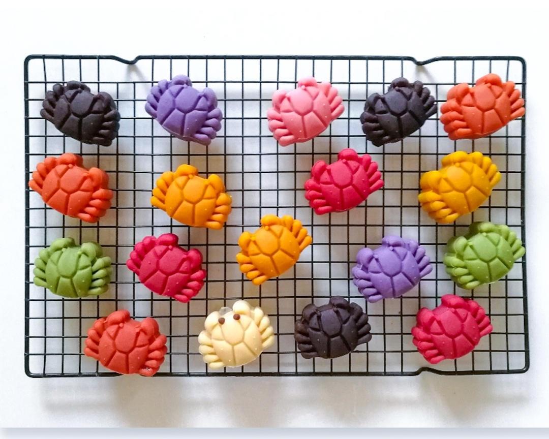 596 螃蟹月饼，蒸熟的螃蟹肉做个螃蟹形状图案的月饼