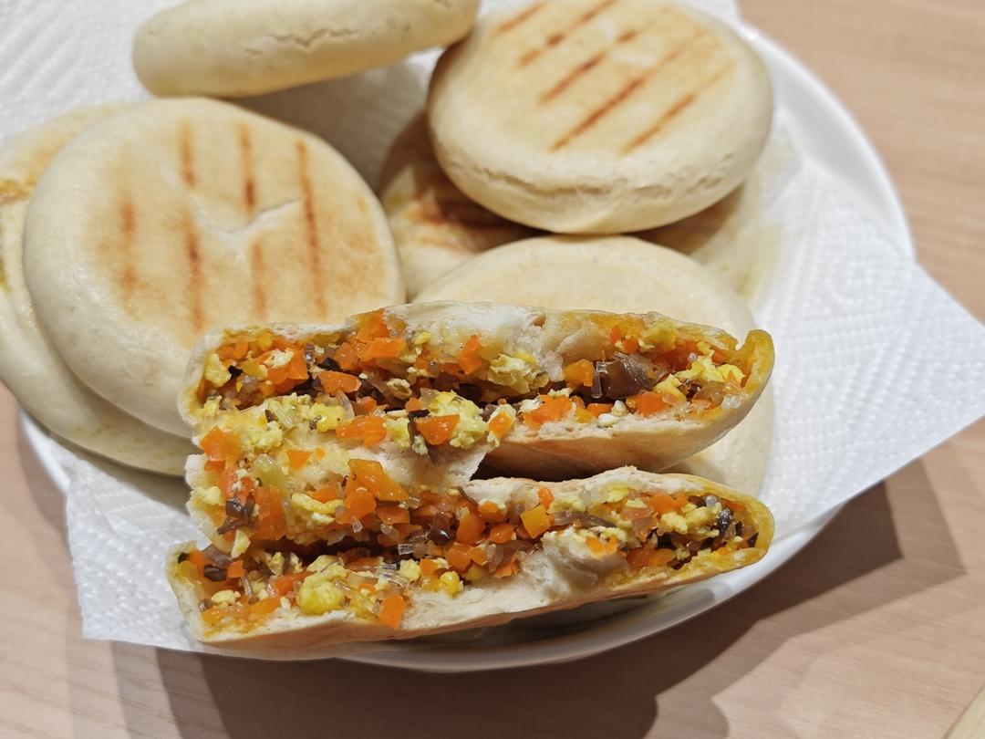 超柔软发面胡萝卜鸡蛋馅饼（凉了也不硬）