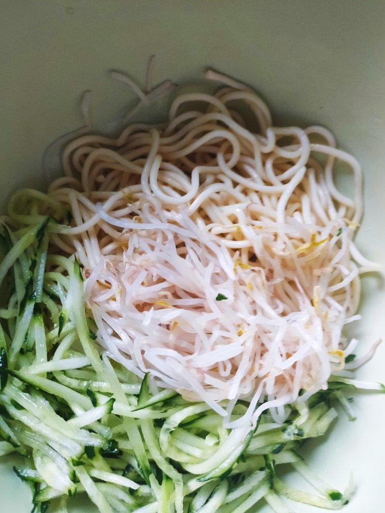 酸辣凉拌面，天热就爱吃这口