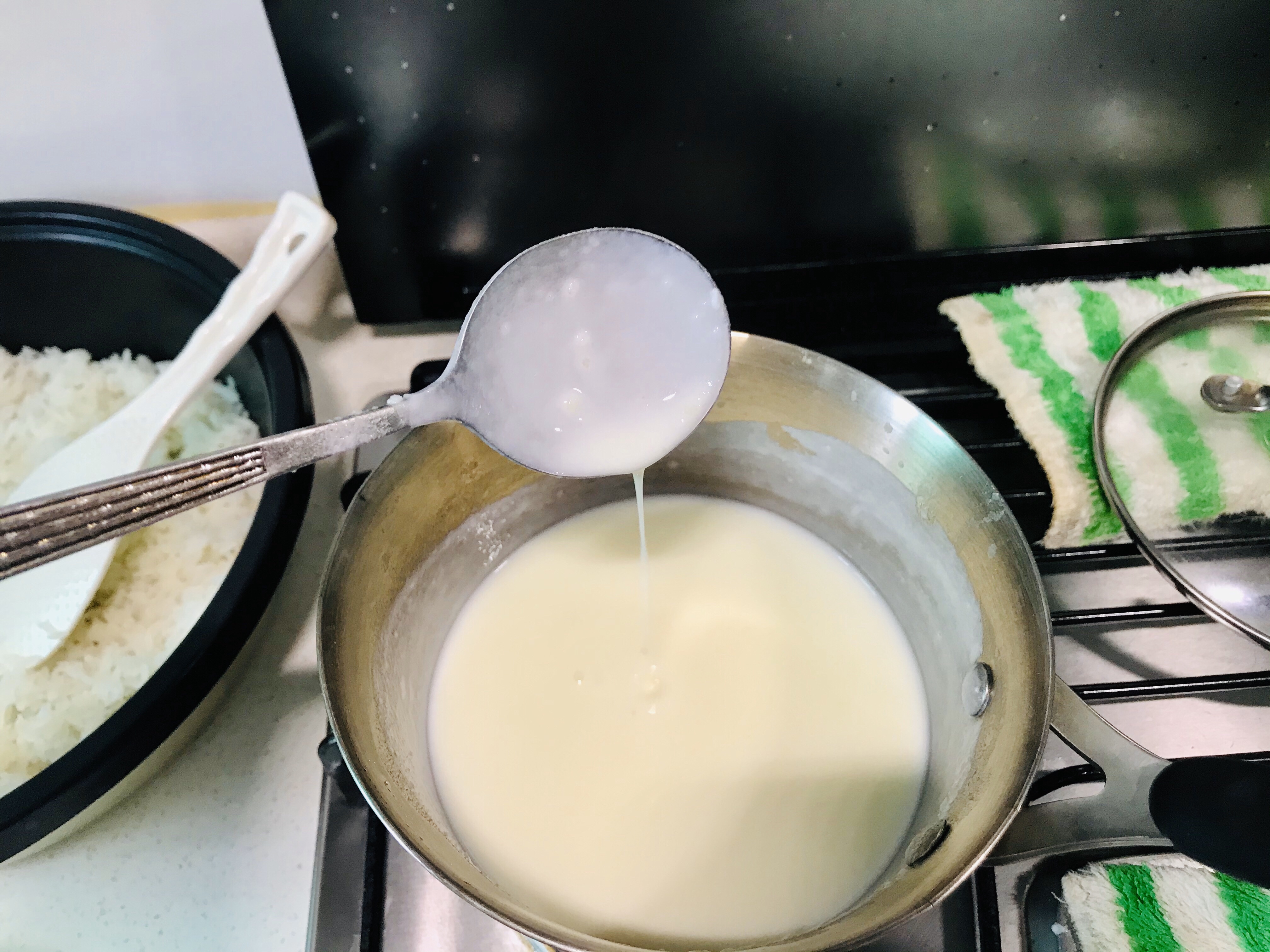 无需奶油的奶汁蘑菇焗饭（3人份）的做法 步骤3