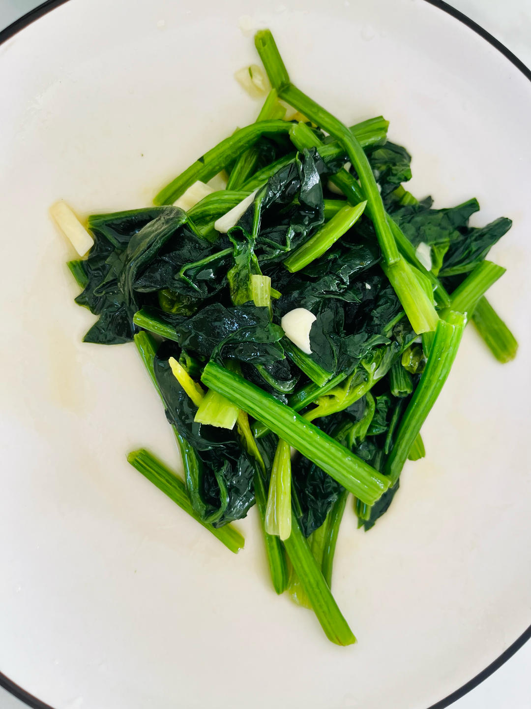 不涩口又嫩的清炒菠菜