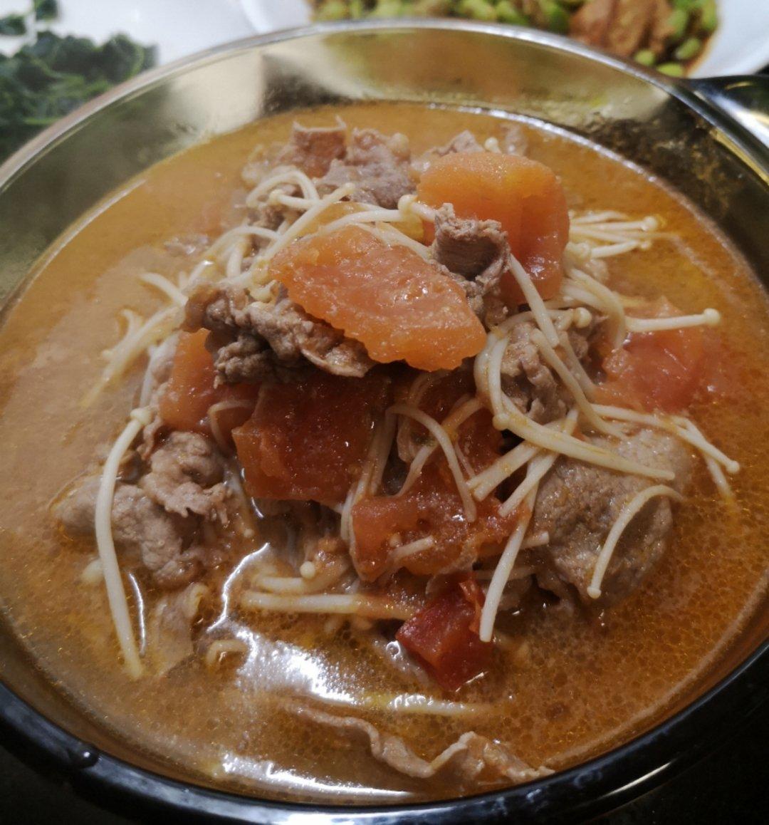 【金针菇番茄肥牛锅】