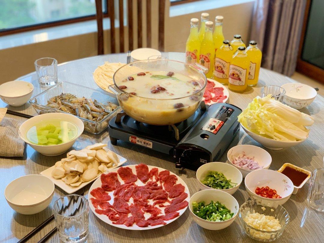 【猪肚鸡火锅】