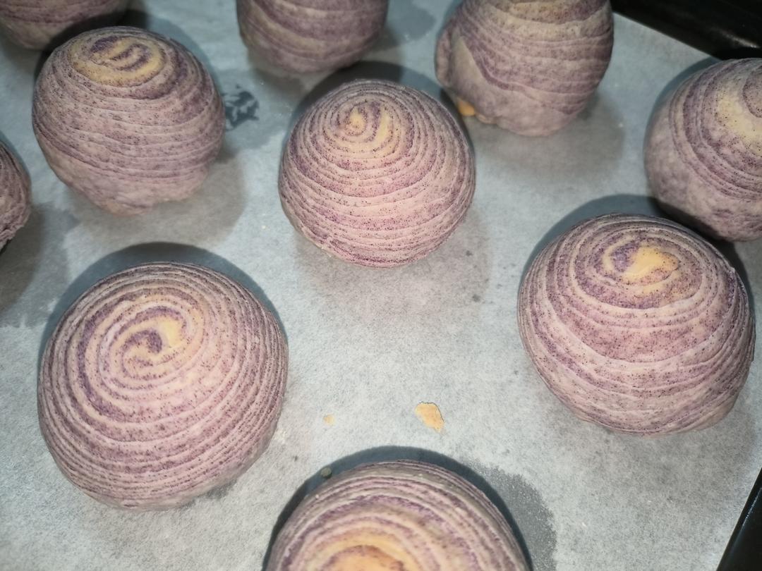 紫薯螺旋蛋黄酥