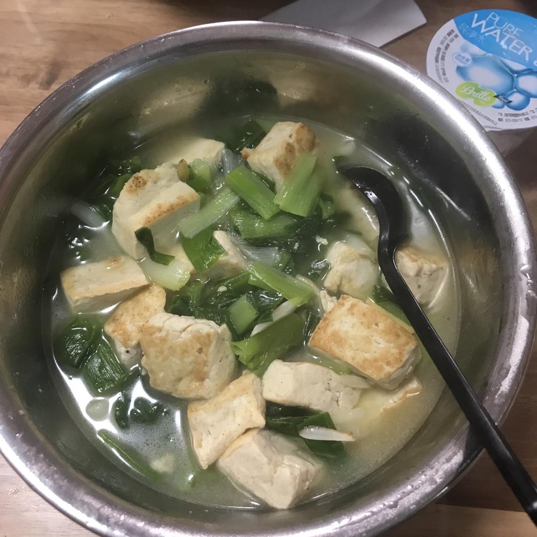 冬至菜：胡葱笃豆腐