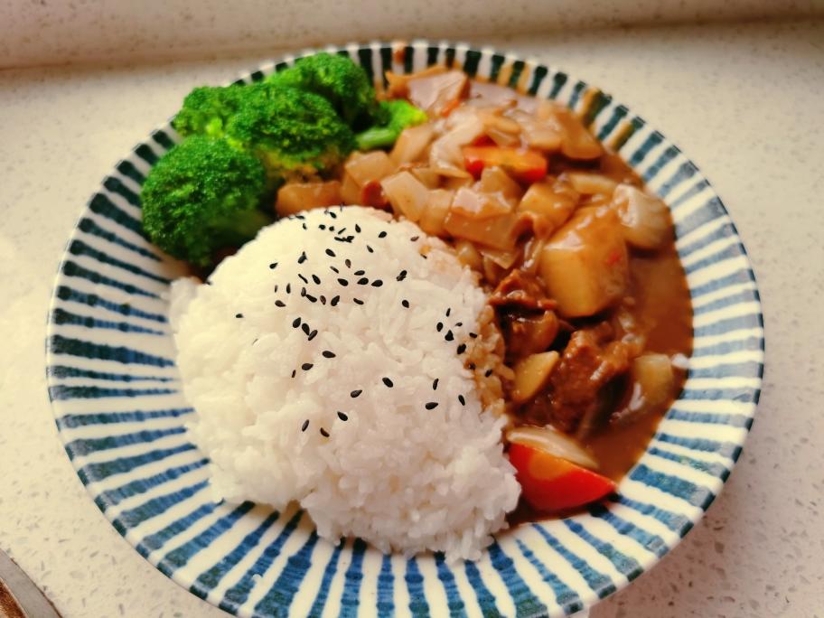 咖哩牛肉饭零失误