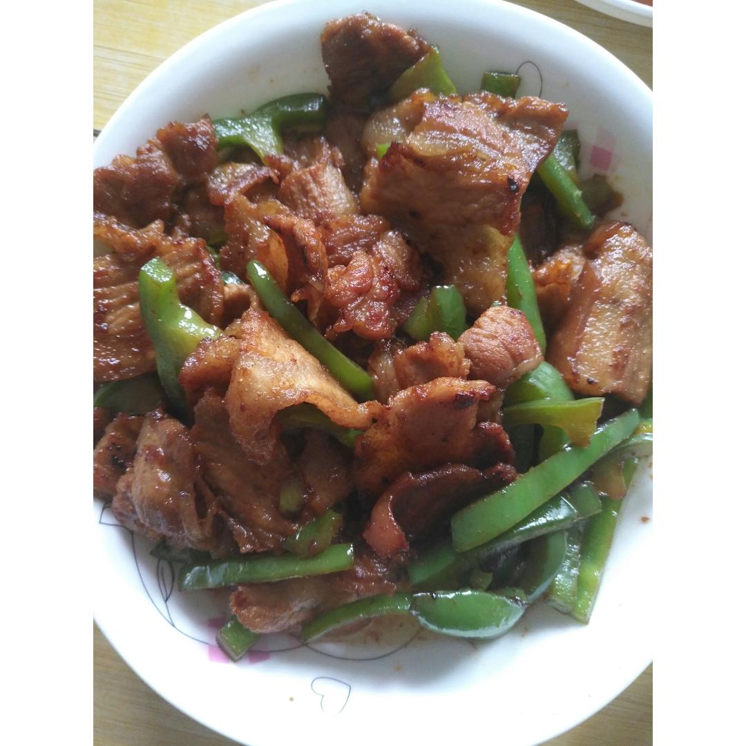 家常青椒干煸五花肉