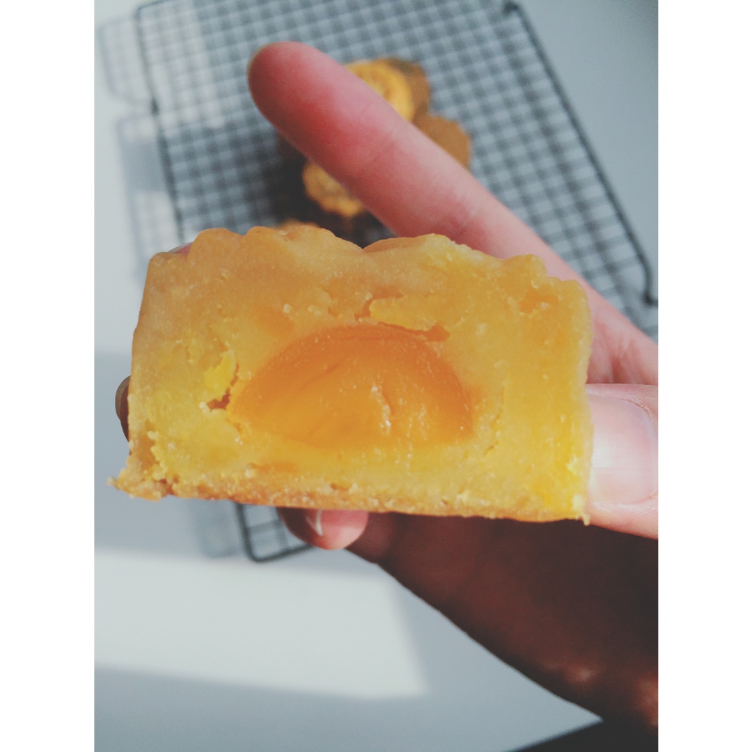 广式月饼——蛋黄莲蓉月饼