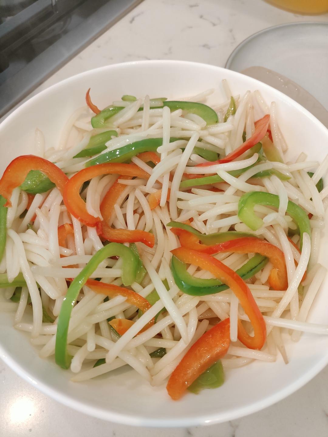 翡翠银芽（绿豆芽炒青椒）