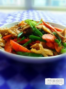 青椒胡萝卜丝炒牛肚