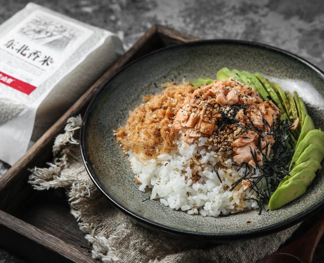 牛油果海鲜拌饭的做法