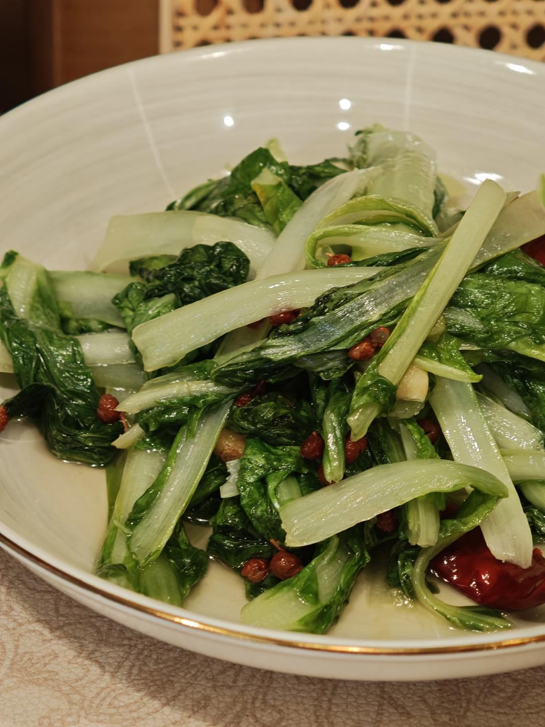 炝炒小白菜（脆爽）