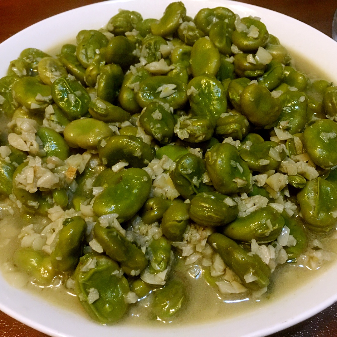 蒜泥闷蚕豆